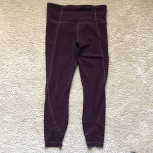 Athleta Salutation Leggings 25” (maroon color)